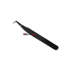 Pinzas para pestañas con agarre de diamante de 90 grados de alta calidad, aplicador de belleza de etiqueta privada de acero inoxidable con Plasma negro probado a mano - Product Image 1