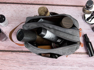 Estuche de lona para cosméticos, tamaño mediano, cierre con cremallera, kit Dopp portátil, mango suave, estilo minimalista, gris - Product Image 6