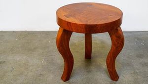 Tabouret en bois de qualité supérieure fabriqué avec une attention particulière aux détails assurant une durabilité élevée et des sièges confortables et durables - Product Image 3