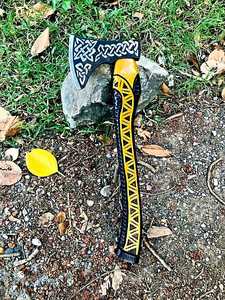 Hache de survie multi-usage artisanale en acier industriel à haute teneur en carbone, manche en bois naturel, cuir - Product Image 5