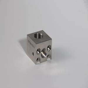 Pièces usinées CNC personnalisées au Vietnam Haute précision et qualité - Product Image 3