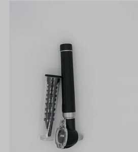 Ensemble professionnel Mini OToscope à fibre optique de poche Diagnostic médical ent Otoscope chirurgical puissance manuelle disponible à la vente - Product Image 3