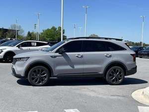 Gris 2024 K i a Sor ento Hybrid SX-Prestige AWD con asientos de cuero Sistema de navegación de techo solar de arranque remoto Asientos de tercera fila - Product Image 3