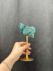 Hermosa copa de vino con concha de caracola, diseño único hecho a mano para decoración, fiestas, restaurantes disponibles para exportación y compra a granel - Product Image 5