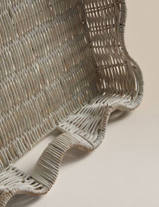 Bandeja Rectangular Grande de Ratán Festoneado, Bandeja Otomana de Mimbre Tejido Blanco con Asas - Product Image 3