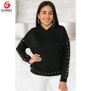 Sudadera con capucha de poliéster 100% personalizada para mujer Logo de diamantes de imitación Casual Hombro caído Diseño unisex Mangas completas Sudadera con capucha teñida lisa de invierno - Product Image 3