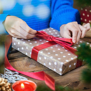 Conception de taille personnalisable de rouleau de ruban de satin de soie léger et écologique lisse pour une utilisation artistique de présentation de cadeau professionnel - Product Image 3