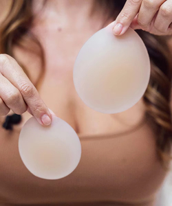 Nippelabdeckungen für Damen, Selbstklebende Silikon-BHs, Wiederverwendbare Brustwarzen-Pads, Unsichtbare Brustblüten - Product Image 1