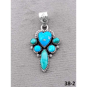 Pendentif Turquoise Fait Main du Sud-Ouest, Émeraude de la Vallée avec Sertissage à la Française en Argent Sterling, Breloques Taille Émeraude - Product Image 3