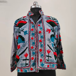 Veste bohème exclusive pour femmes, manteau brodé à la main en coton et tissu TNT, design SALT - Product Image 1