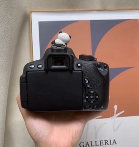 กล้อง Canon EOS 700D ใหม่ พร้อมเลนส์ 18-135 มม. ความละเอียด 18.0 ล้านพิกเซล กล้องถ่ายภาพบุคคล กล้อง DSLR - Product Image 1