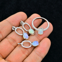 Set perhiasan wanita elegan Opal alami cantik dengan 925 Set perhiasan wanita elegan perak murni tersedia dengan harga wajar