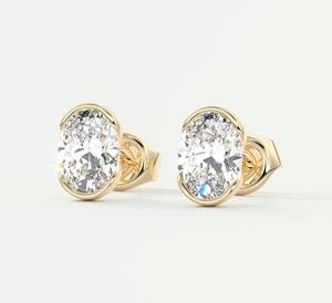 Boucles d'oreilles clous en or jaune 14 carats avec diamant de laboratoire taille ovale, 1,00 carat chacune, serties clos, cadeau de mariage pour femme - Product Image 1