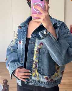 แจ็กเก็ตยีนส์โอเวอร์ไซส์สำหรับผู้หญิงฤดูหนาวผ้าเดนิมปักลายเป็นมิตรต่อสิ่งแวดล้อมระบายอากาศได้ - Product Image 4