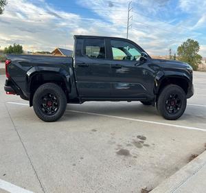 VOITURES D'OCCASION À VENDRE 2024 Toyota Tacomaa TRD Pro4x4 Double Cab 2,4L turbocompressé - Product Image 6