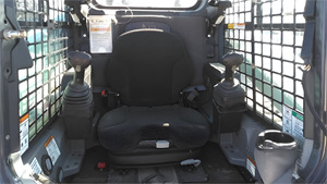 2021 Bobbcat T870 Minicargador de alta eficiencia Aprobado por La EPA Fácil de operar con motor de componentes básicos - Product Image 3