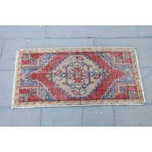 Rug, 1.7x3.2 ft Vintage Rug, <b>Red</b> Animal Print Rug <b>Wool</b> - Product Image 4