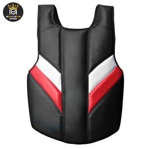 Protector de pecho ligero personalizable para adultos Desgaste DE SEGURIDAD MOQ bajo con impresión para MMA y boxeo con logotipo personalizado - Product Image 1