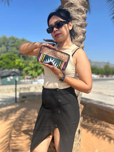 Nouveau Western usiné à la main en cuir selle couverture portefeuille femmes Style aztèque sac à main sculpture à la main en cuir multi-usages portefeuilles cadeau pour elle - Product Image 6