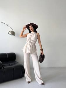 Ensemble pantalon deux pièces personnalisable pour femme, col halter sans manches, fabriqué en Turquie - Product Image 6