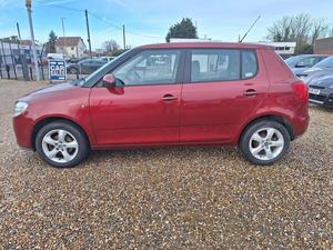 SKODA FABIA 1.6 16V 2 5DR d'occasion, conduite à gauche/droite - Product Image 2