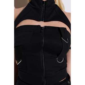 Top Corto Negro con Detalle de Cremallera - Product Image 5