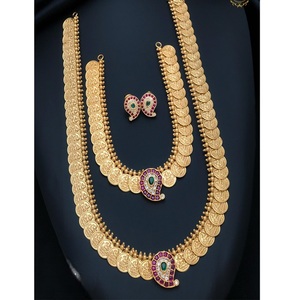 Conjunto de collar combinado chapado en oro de diseñador con acabado antiguo tradicional de la mejor calidad con pendientes para ocasiones especiales para mujeres - Product Image 1