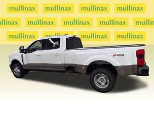 รถกระบะฟอร์ด F-350 Super Duty King Ranch 4x4 รุ่น 4 ประตู แบบมีแค็บ 8 ฟุต ล้อหลังแบบ DRW มือสองสภาพดี ขาย - Product Image 5