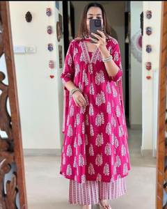 Pretty Color cuello en V todo Digital impreso verano comodidad Dray limpio hermoso Kurti & Palzzo traje con bajo presupuesto - Product Image 2