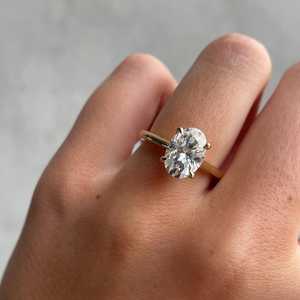 Anillo de Compromiso con Diamante Ovalado Cultivado en Laboratorio, Certificado por IGI, 2.00 Quilates, 4 Garras, Corte Catedral, Alta Calidad, Anillo de Boda - Product Image 1
