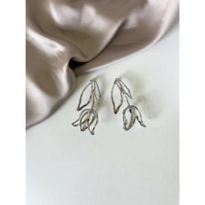 Orecchini Color argento con figure di tulipano