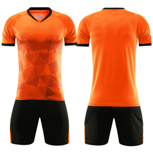 Camisetas de fútbol con diseño de logotipo personalizado de poliéster 100% de alta calidad al por mayor, camisetas para hombre, ropa deportiva de manga corta - Product Image 1