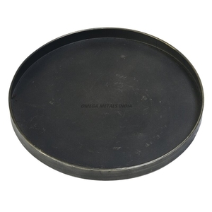 Plateau de service carré en or chic avec un design élégant et des pieds élégants pour un affichage divertissant et décoratif haut de gamme - Product Image 3