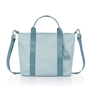 Sac fourre-tout grande capacité avec fermeture éclair, en polyester imperméable, design tendance pour usage quotidien, affaires, cyclisme, plage, fabriqué au Vietnam - Product Image 2