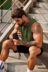 Lot de 2 débardeurs à capuche pour homme, tricotés, respirants, avec coupe musculaire, manches décontractées - Product Image 3