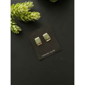 Pendientes Navajo Hechos a Mano con Turquesa Royston y Plata de Ley, Diseño Geométrico - Product Image 4