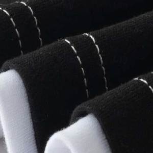 Vente en gros de vêtements pour hommes en polyester, couleur unie, séchage rapide, anti-plis, avec poche pour col, étiquette tricotée personnalisée, logo imprimé à l'écran - Product Image 2