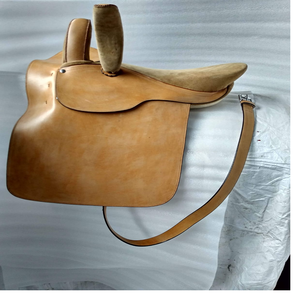 Sillas de montar de cuero Inglés 100% genuinas de buena calidad hechas a medida ideales para tiendas de suministros ecuestres para reventa - Product Image 1