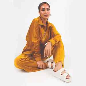 Top Selling Winter Hooded Solid <b>Velvet</b> Cotton <b>Tracksuit</b> Two Piece Sets for <b>Women</b> Lightweight Casual Sweat Suit Jogging Suit - Product Image 4