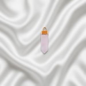 Pendentif crayon en quartz rose plaqué or pour la fabrication de bijoux, boucles d'oreilles et colliers - Product Image 1