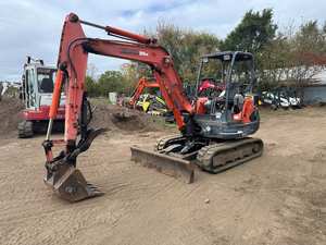 Miniexcavadora Kubota KX121-3: Rendimiento Potente con Durabilidad Comprobada - Product Image 5