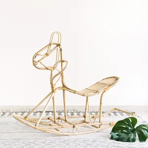 Aire de jeux pour enfants, jouet d'intérieur et d'extérieur en rotin naturel bébé cheval à bascule équitation d'animaux - Product Image 1