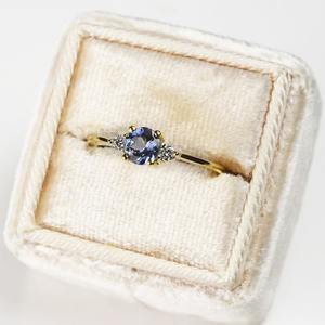 Anillo de Compromiso Clásico Chapado en Oro Amarillo con Tanzanita y Circonita - Regalo Perfecto para Bodas y Fiestas - Product Image 3