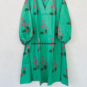 Belle robe imprimée en coton à motifs floraux Robe pour tenue décontractée Robe imprimée en blocs à la main - Product Image 1