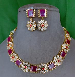 Exclusivo Juego de Collar y Aretes Clásicos de Moissanita Chapados en Oro de Primera Calidad para Bodas, Compromisos y Fiestas para Mujer - Product Image 1