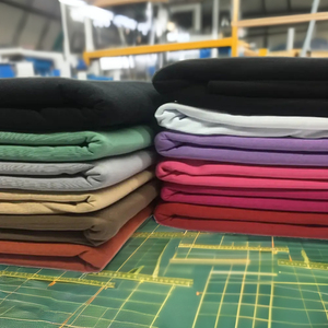 Leggings de Punto Interlock de Poliéster y Elastano 94/6, Ropa de Fábrica de Calidad, Color Verde Almendra, Tela Deportiva, Estambul - Product Image 1