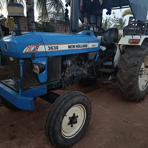 Tracteur 4WD polyvalent basé sur la série T7-T8, construit avec support de chargeur et moteur diesel puissant pour l'agriculture - Product Image 4