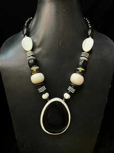 สร้อยคอ2025ผู้หญิงขายดีพร้อมลูกปัดเรซิ่นทำมืออินเดียธีมความรักทันสมัยเครื่องประดับแฟชั่นแบบศิลปะ - Product Image 5