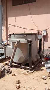 Meilleure qualité 600 Kgs four de fusion de ferraille d'aluminium creuset en carbure de silicium inclinable hydraulique à gaz naturel 380V - Product Image 4