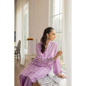 Conjunto de 2 Piezas para Mujer en Jacquard Lurex Morado, Camisa con Cuello de Lazo y Botones Decorativos, Pantalón, Atuendo Elegante de Una Pieza para Diversas Ocasiones - Product Image 5